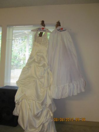 Funny Craigslist  Ad 237 Wedding  Dress  2500 fort 